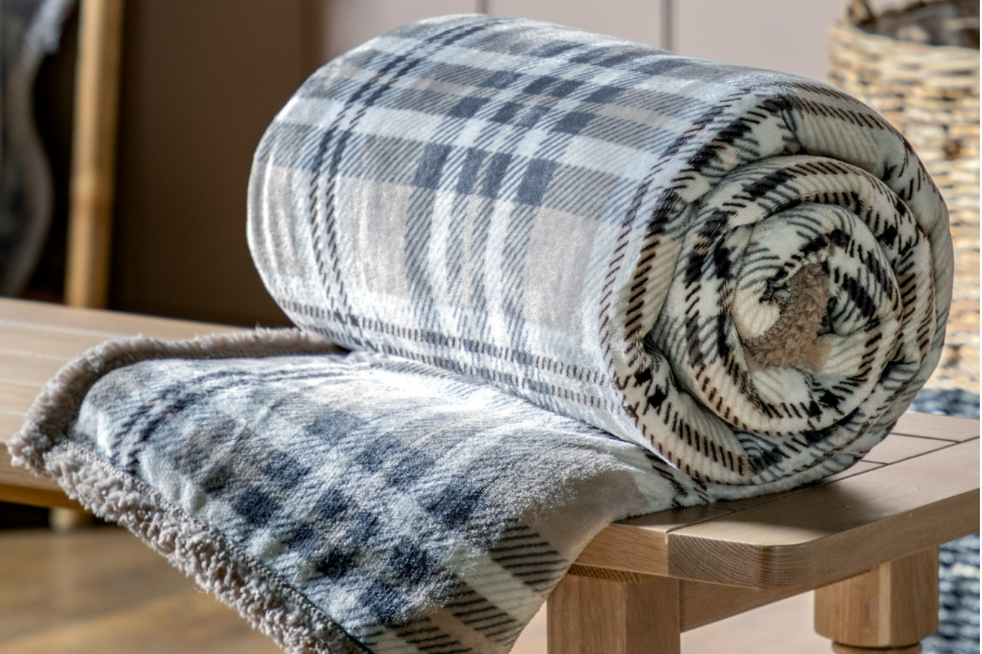 Tartan Checked Sherpa Throw Reversable 4 Colours 1770 x 1520mm